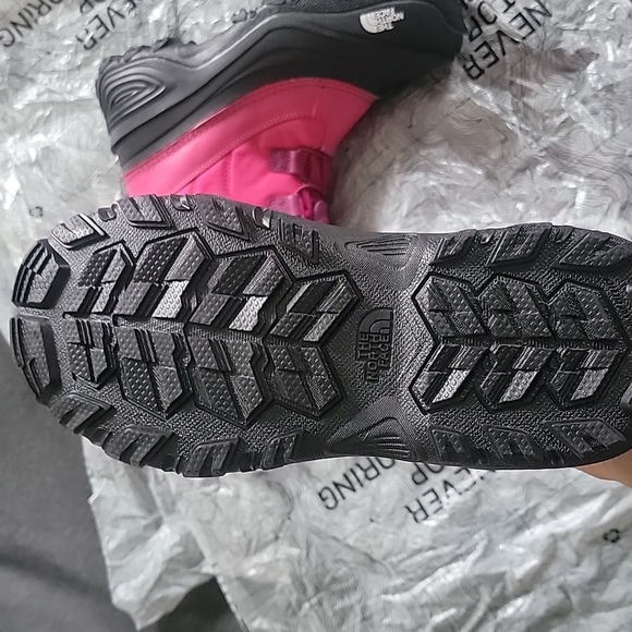 The North Face big kid boots size 7 - Picture 4 of 4